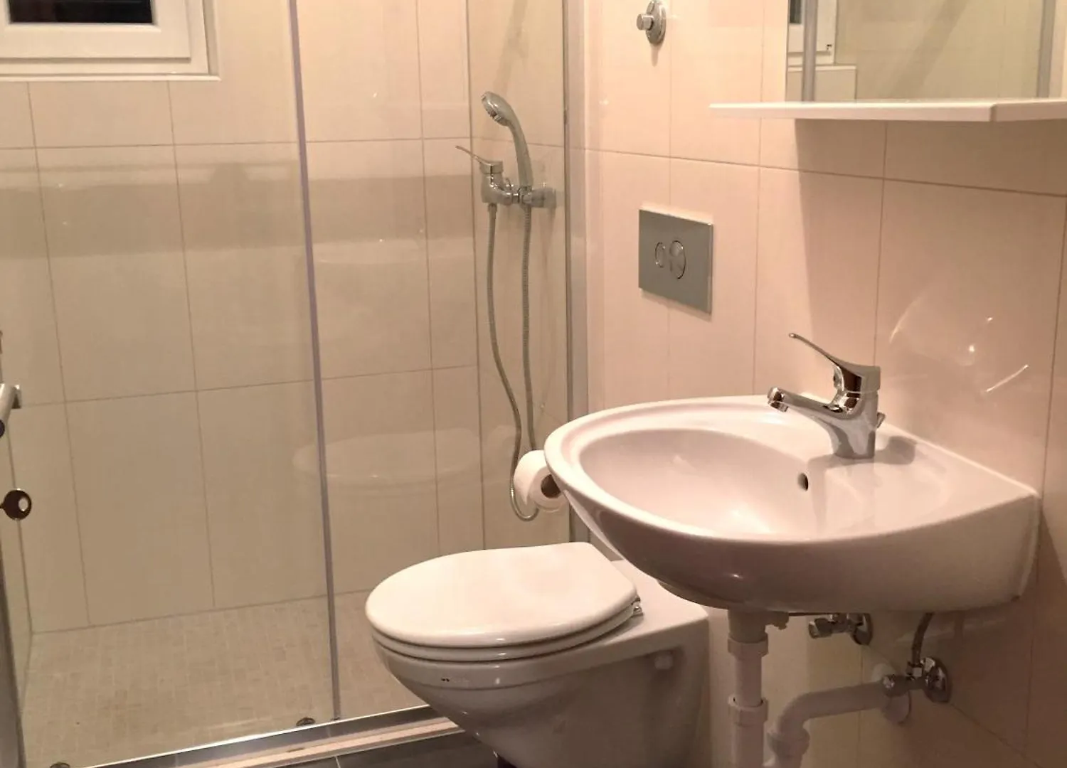 Apartments Zora تروغير